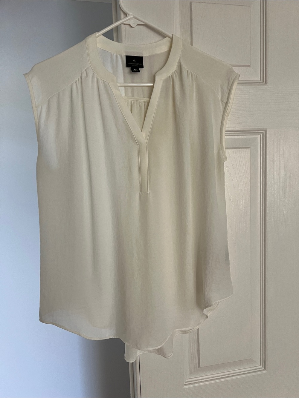 Worthington Cream Sleeveless Split V-Neck Blouse